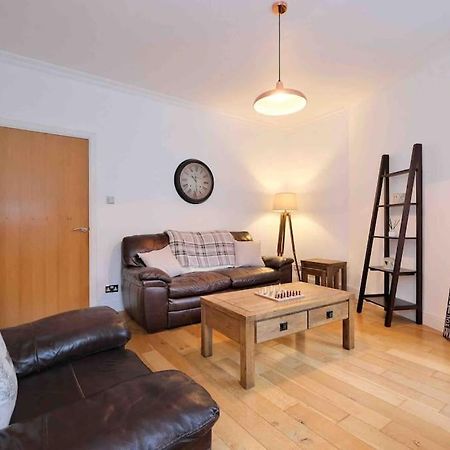 Modern & Spacious Apartment In City Centre Aberdeen Exterior foto